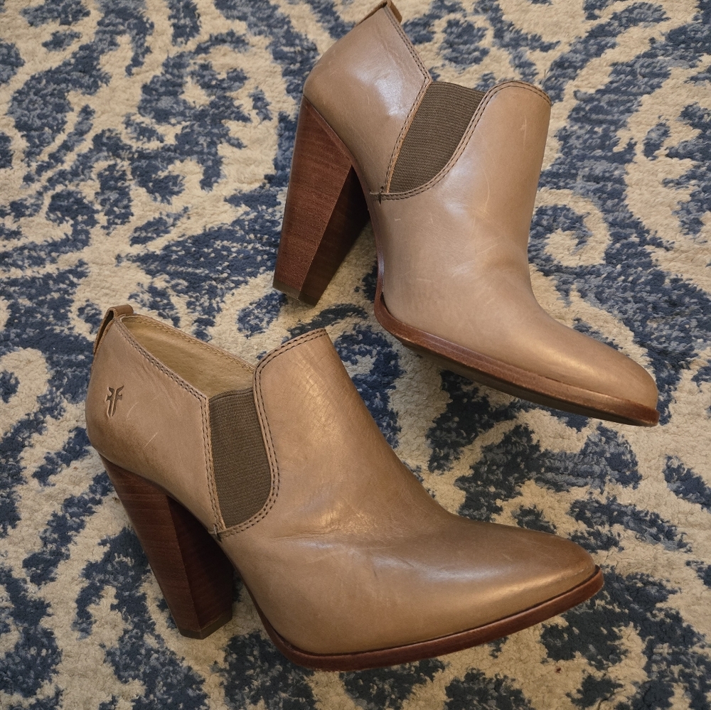 Frye gray taupe high heel ankle booties size 9.5